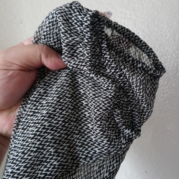 American Eagle Outfitters Women's 3/4 Sleeves Sheer Blouse. Size S. - Picture 6 of 10